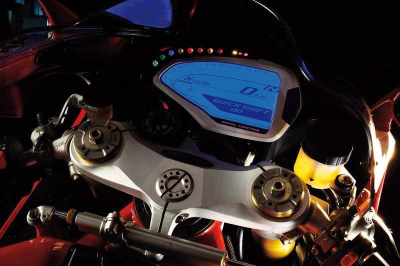 Illustration for article titled Limited-Edition MV Agusta F4 RC Superbike Lands With 212-HP, AMG Livery